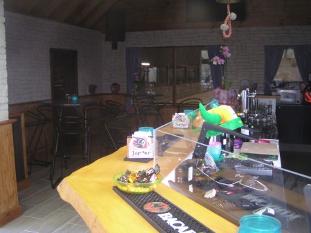 cafétaria met zicht op de binnenpiste